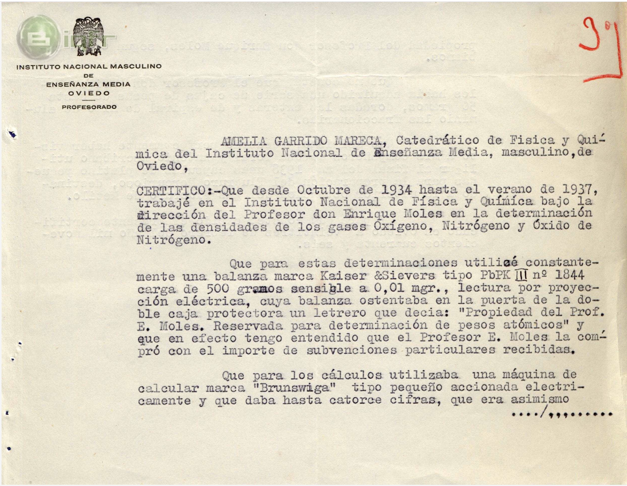 Documentación firmada por Amelia Garrido Mareca sobre su actividad en el Instituto Nacional de Física y Química.