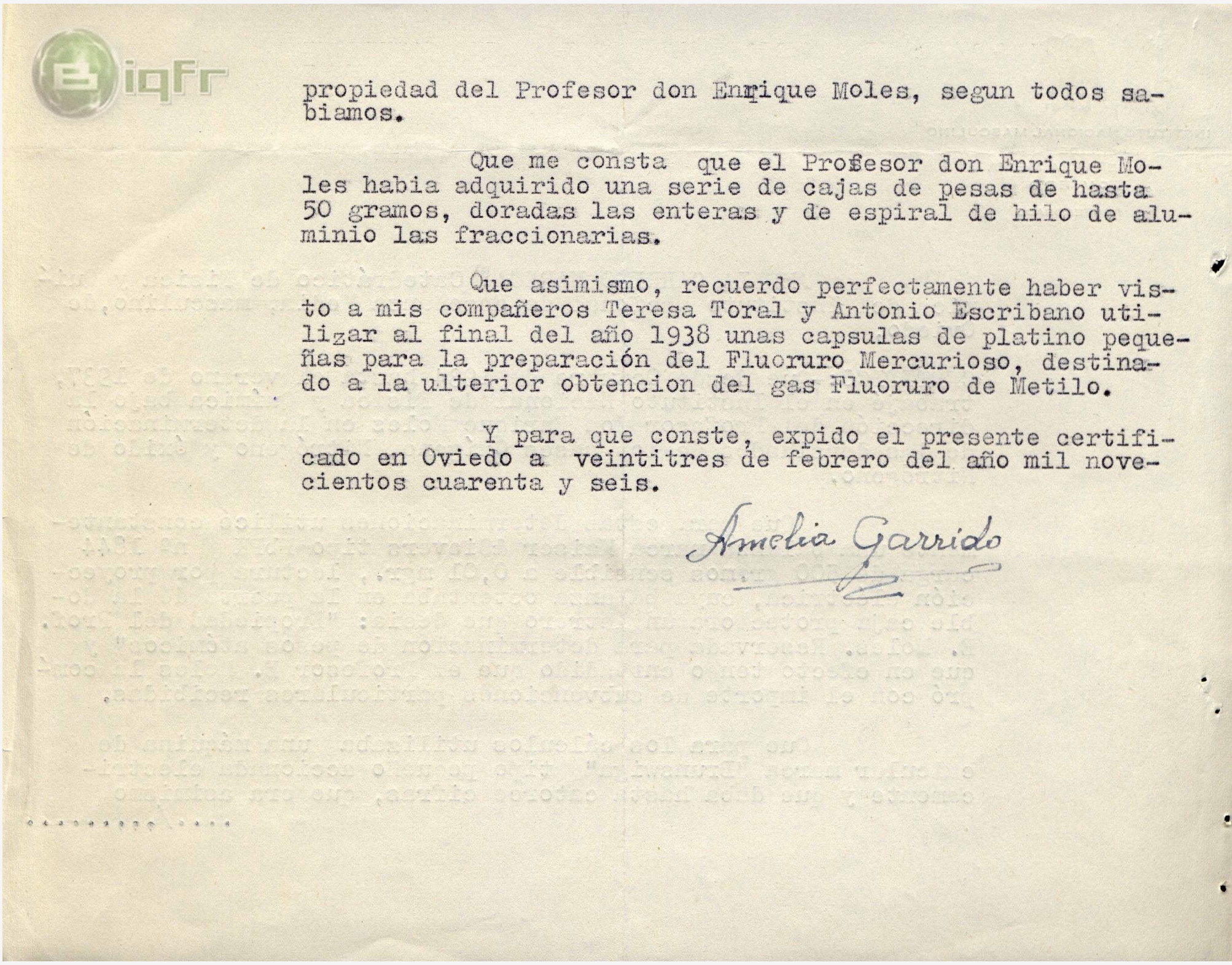 Documentación firmada por Amelia Garrido Mareca sobre su actividad en el Instituto Nacional de Física y Química.